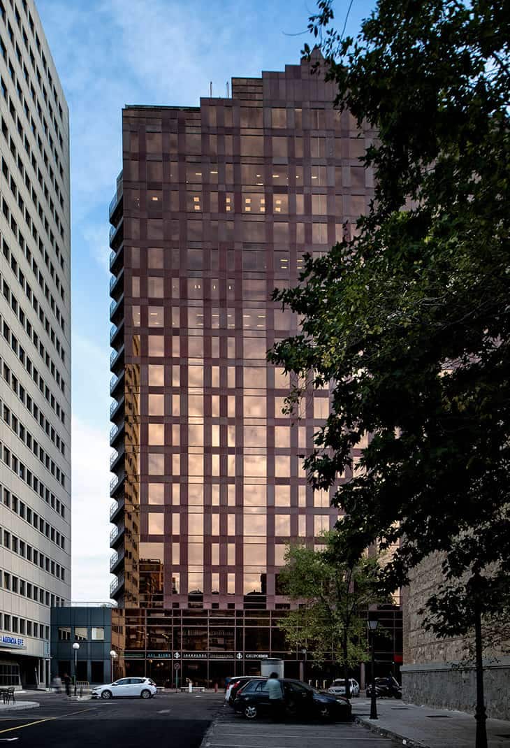 img_KONE-Torre-Bronce_Facts-02-carousel-1-730x1070